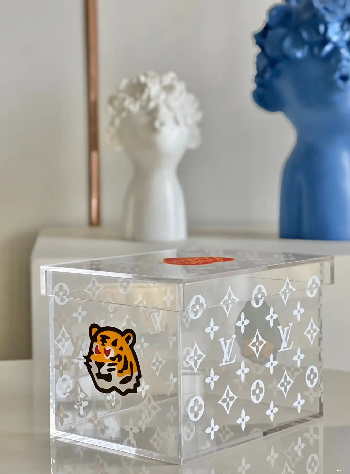 TRANSPARENT VUITTON BOX LOUIS 0601